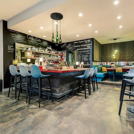 Mercure & Residenz Checkpoint Charlie 4*