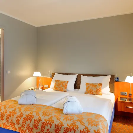 Mercure & Residenz Checkpoint Charlie Otel 4*