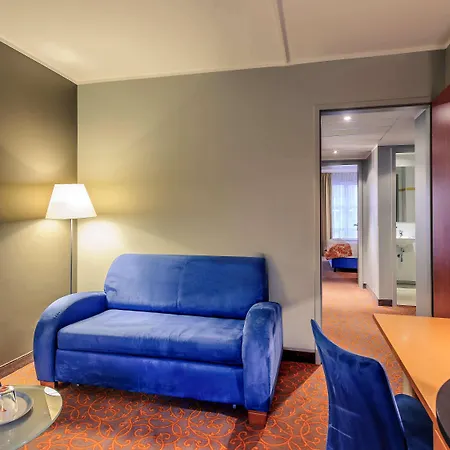 Mercure & Residenz Checkpoint Charlie Otel 4*