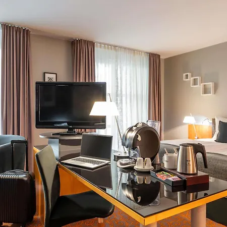 Mercure & Residenz Checkpoint Charlie Otel 4*