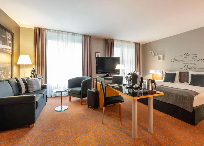 Mercure & Residenz Checkpoint Charlie Otel 4*