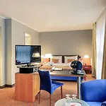 美居酒店柏灵查勒边检站店