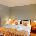 美居酒店柏灵查勒边检站店 酒店 4*