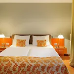 美居酒店柏灵查勒边检站店