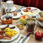 美居酒店柏灵查勒边检站店 4*